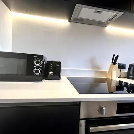 Two Bedrooms Exquisite En-Suite Apartment Deansgate-2